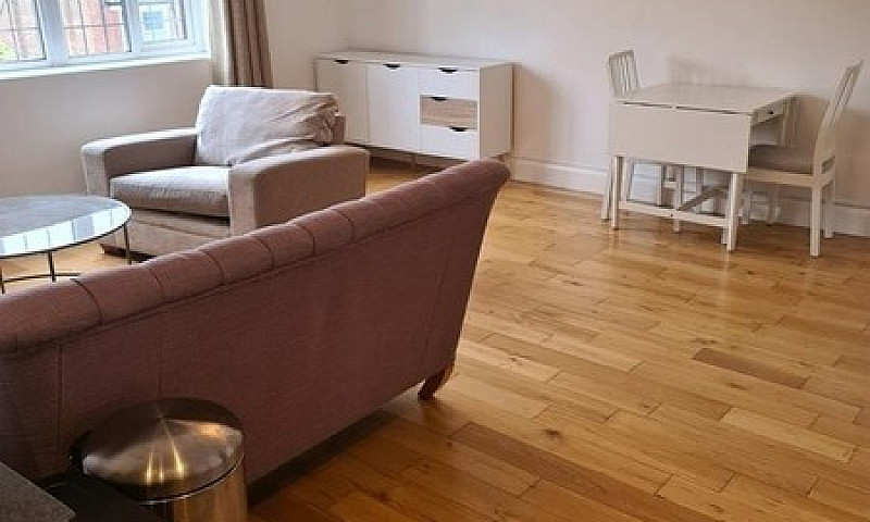 2 Bedroom Flat In Mu...