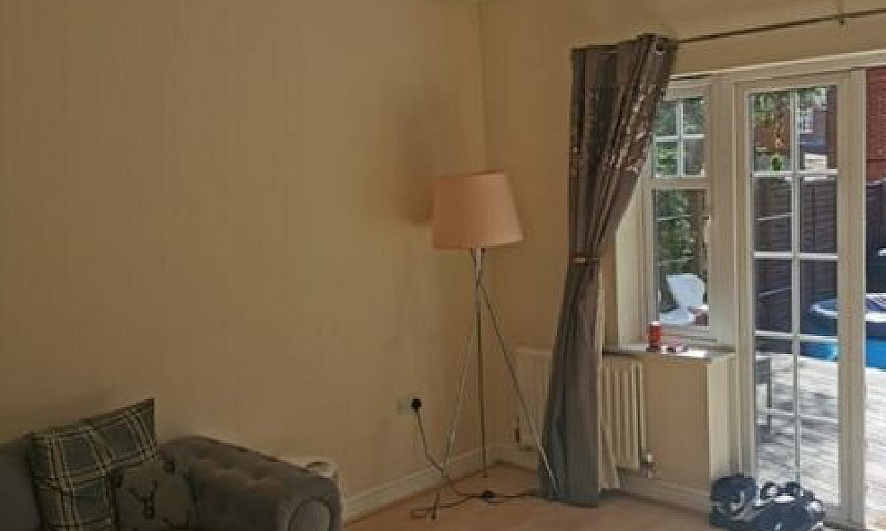 4 Bedroom House In S...