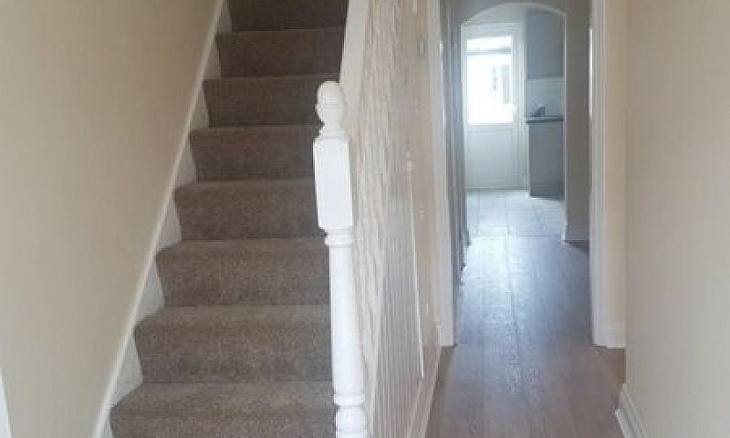 4 Bedroom House In E...