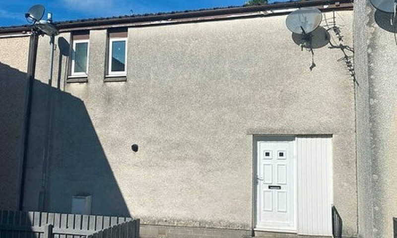 3 Bedroom House In M...