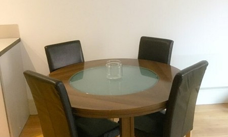 2 Bedroom Flat In Th...
