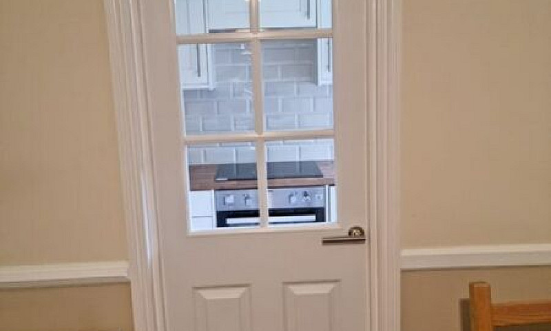 1 Bedroom Flat In De...