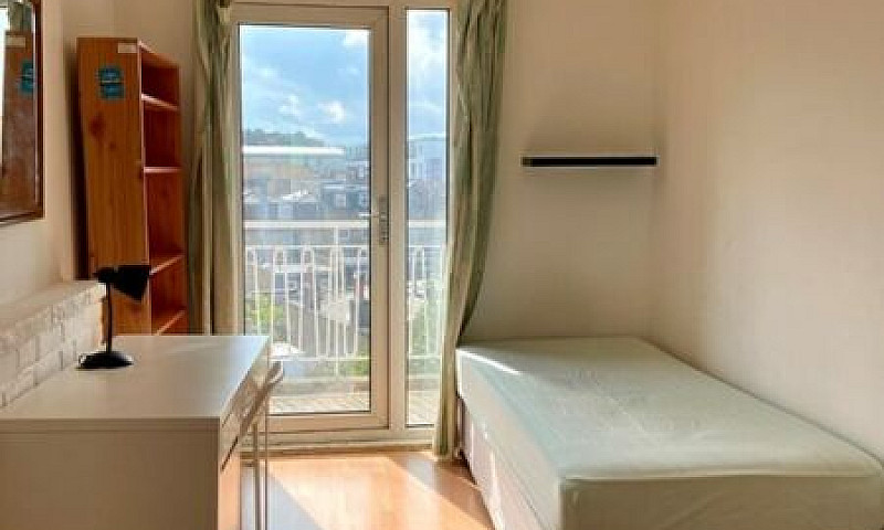 4 Bedroom Flat In We...