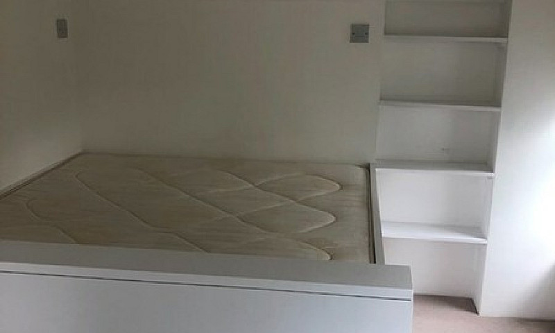 Studio Flat In Sloan...