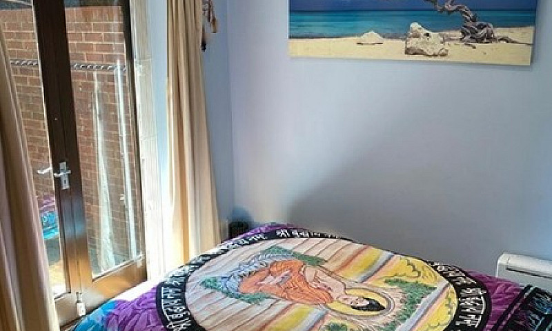 2 Bedroom Flat In Ca...