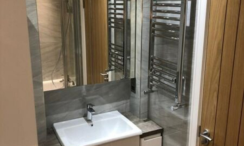 2 Bedroom Flat In Lo...