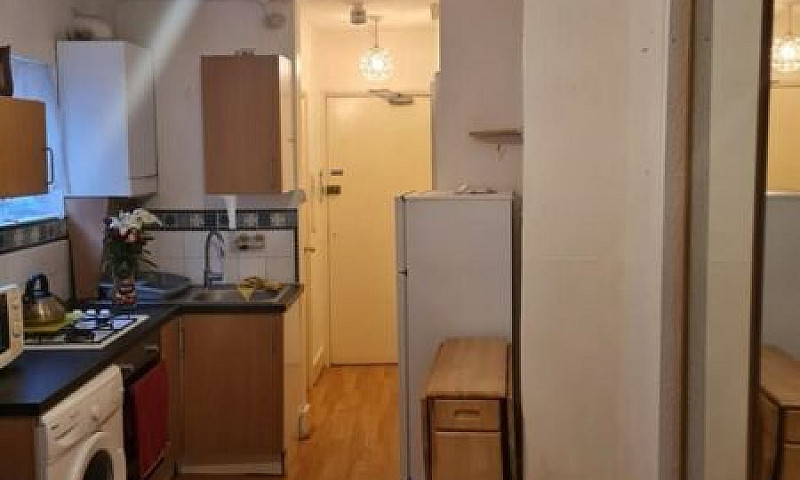 Studio Flat In Archw...