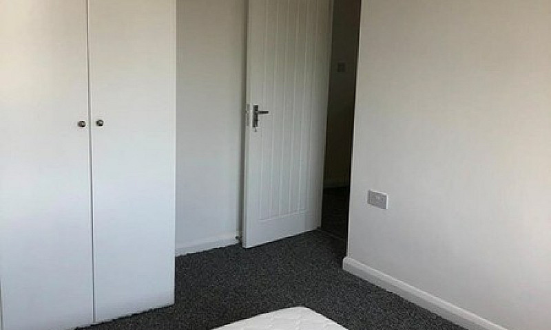 Studio Flat In Tubbe...
