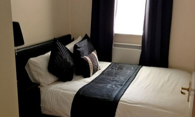 2 Bedroom Flat In Th...