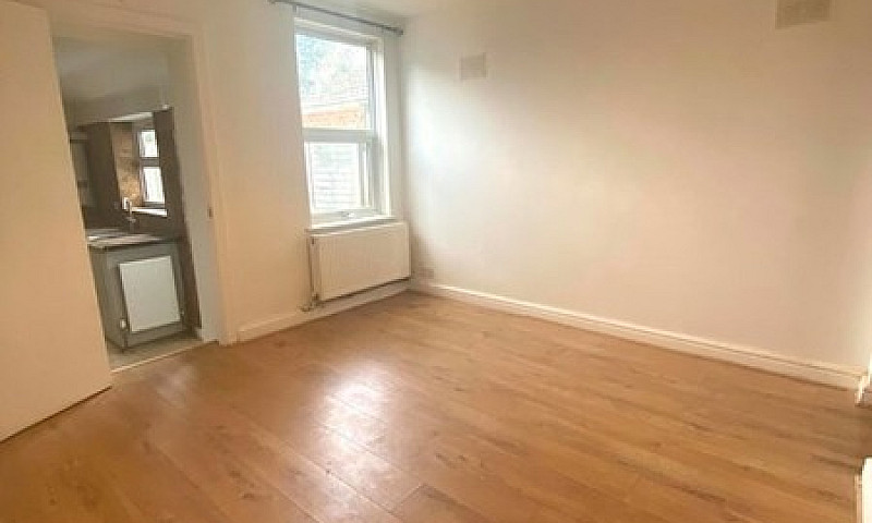 3 Bedroom House In S...