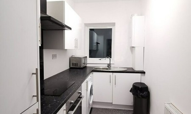 Studio Flat In Suite...