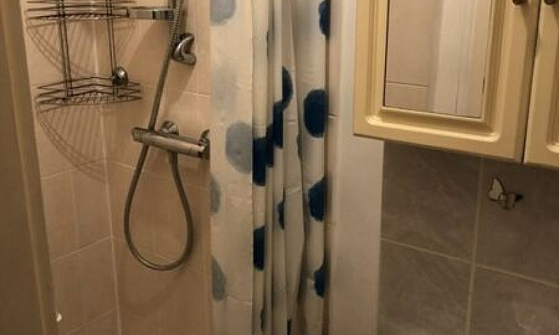 Studio Flat In Leigh...