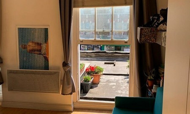 Studio Flat In Camde...