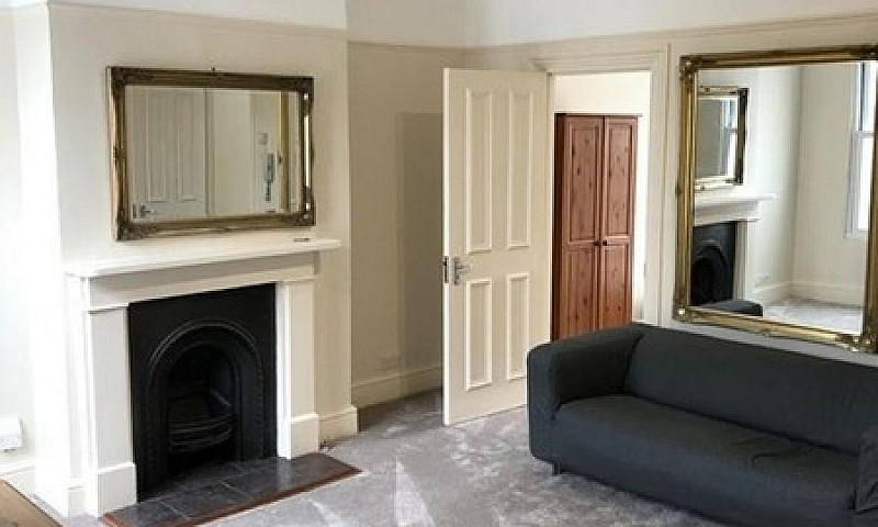 2 Bedroom Flat In Me...