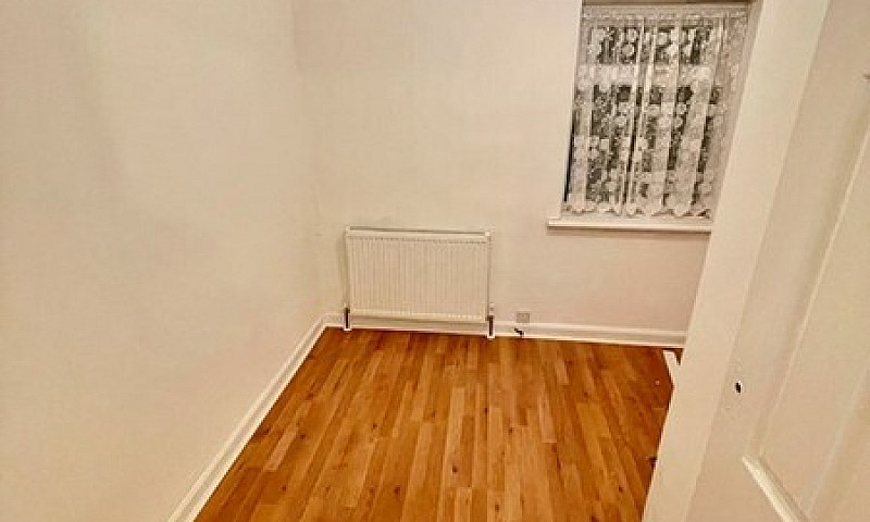 3 Bedroom House In H...