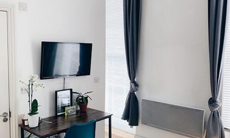 Studio Flat In Camde...