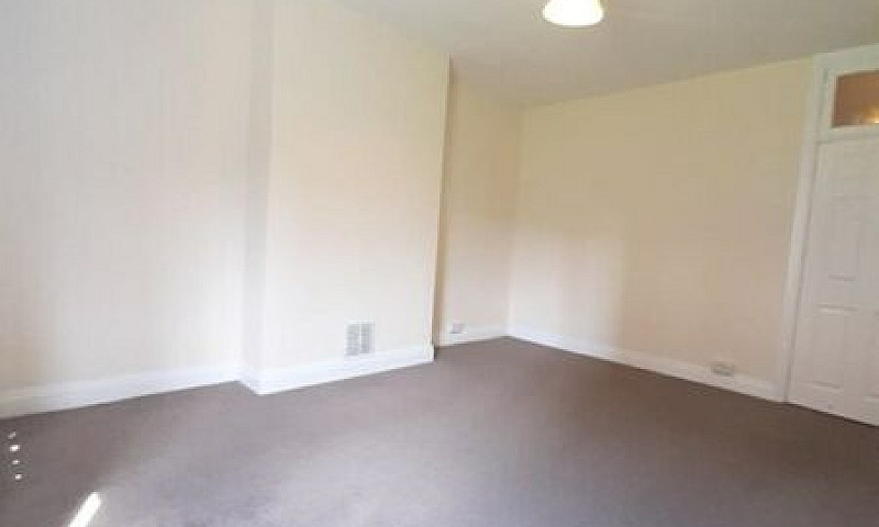 2 Bedroom Flat In Gi...