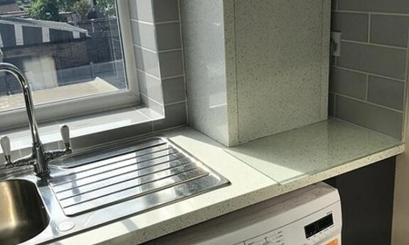 2 Bedroom Flat In Up...