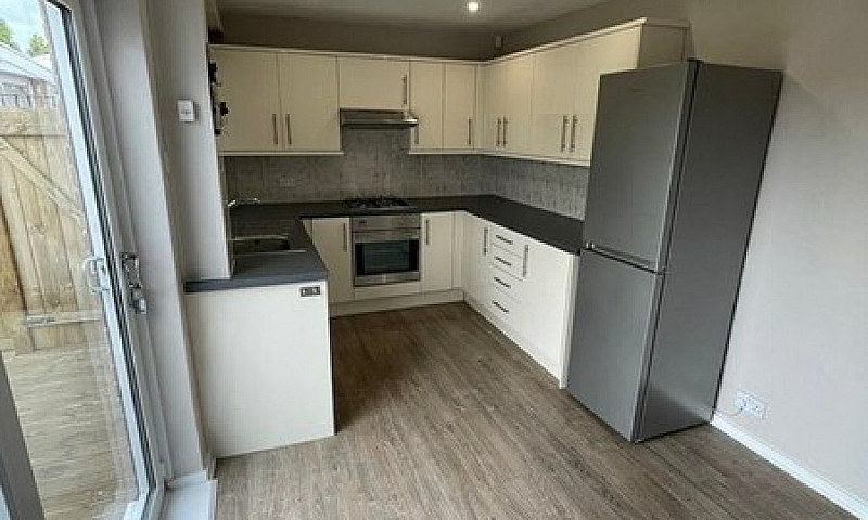 3 Bedroom House In L...