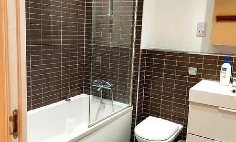 1 Bedroom Flat In Ma...