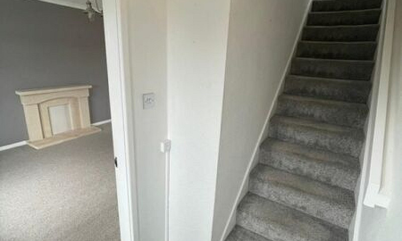 3 Bedroom House In L...