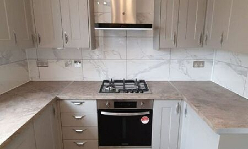 3 Bedroom Flat In La...
