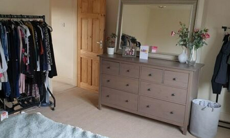 5 Bedroom House In H...