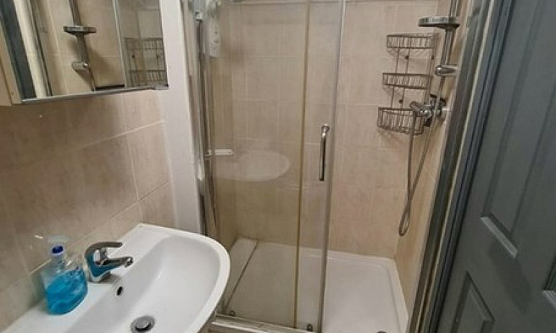 2 Bedroom Flat In Ni...