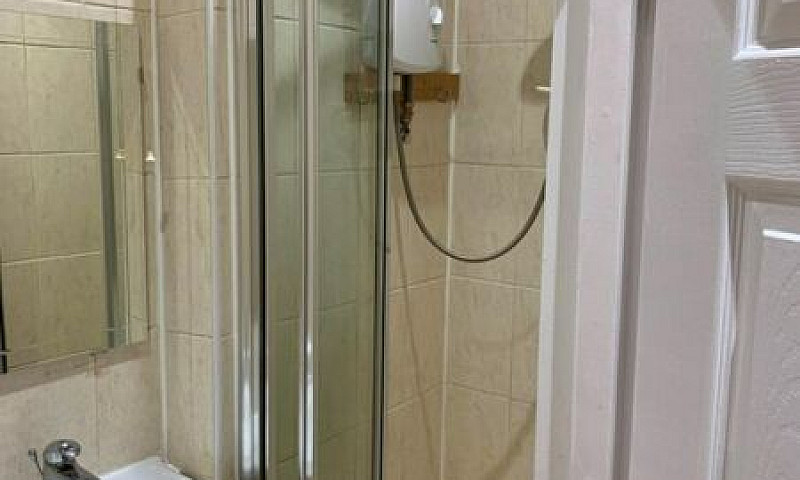Studio Flat In Baron...