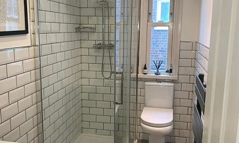 1 Bedroom Flat In Wa...