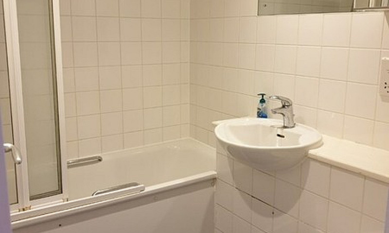 2 Bedroom Flat In Al...