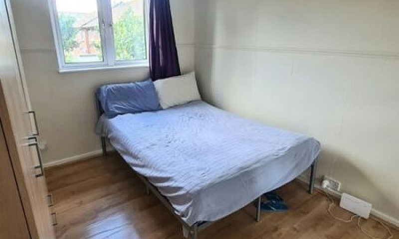 2 Bedroom Flat In Ni...