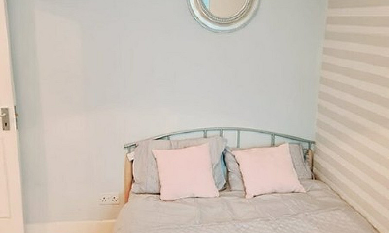 2 Bedroom Flat In Ol...