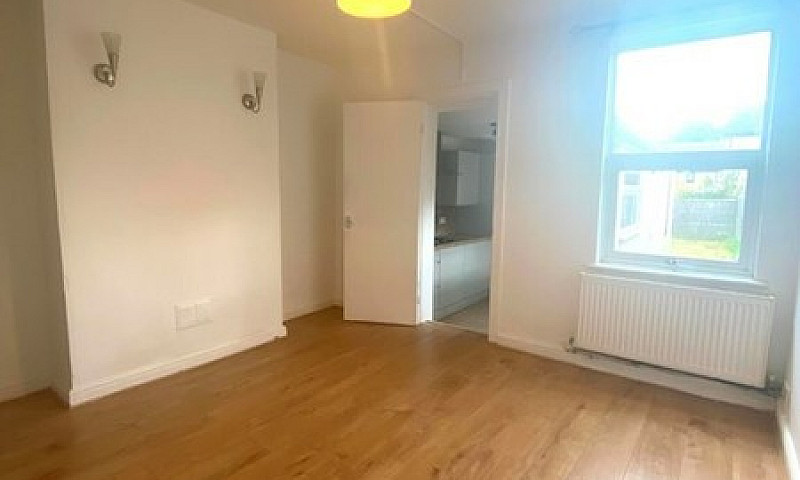 3 Bedroom House In S...