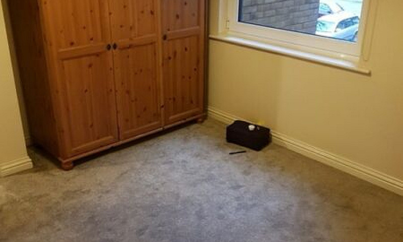 2 Bedroom Flat In Ef...