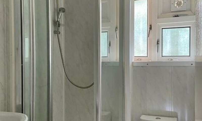 4 Bedroom Flat In Hi...