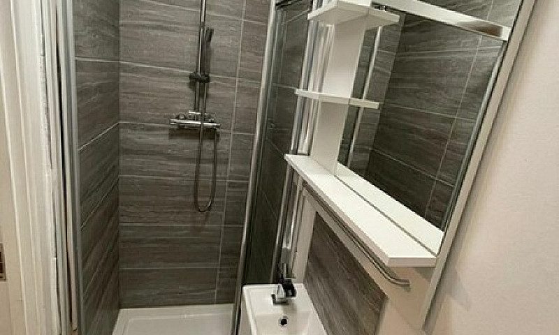 1 Bedroom In Ashmore...