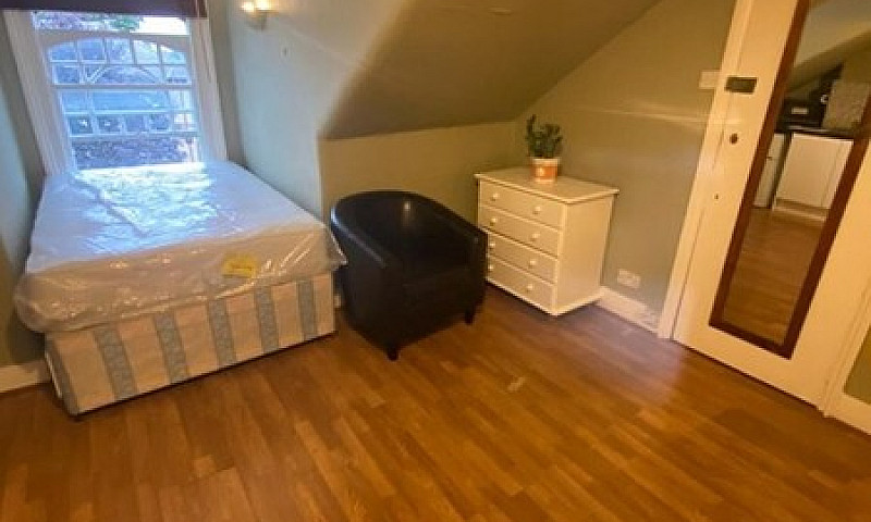 Studio Flat In Cara ...