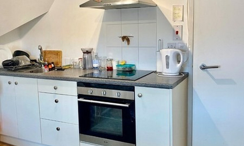 Studio Flat In Eliza...