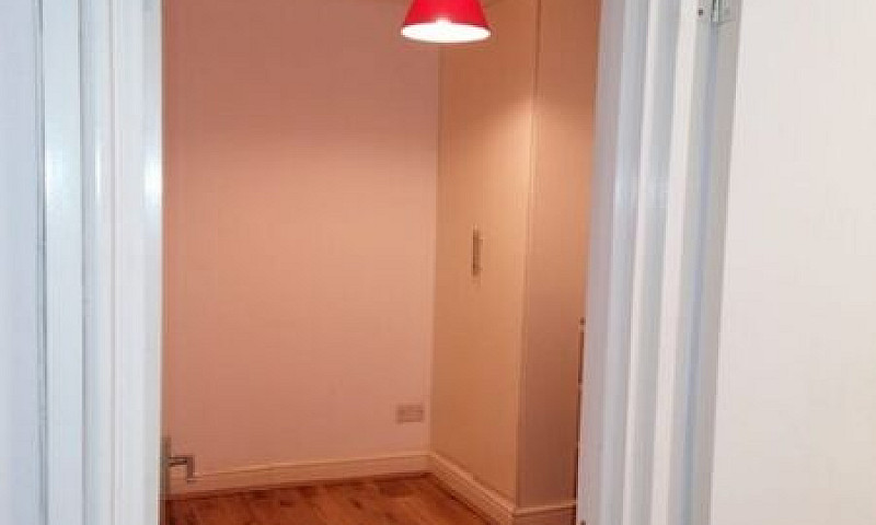 1 Bedroom Flat In Br...
