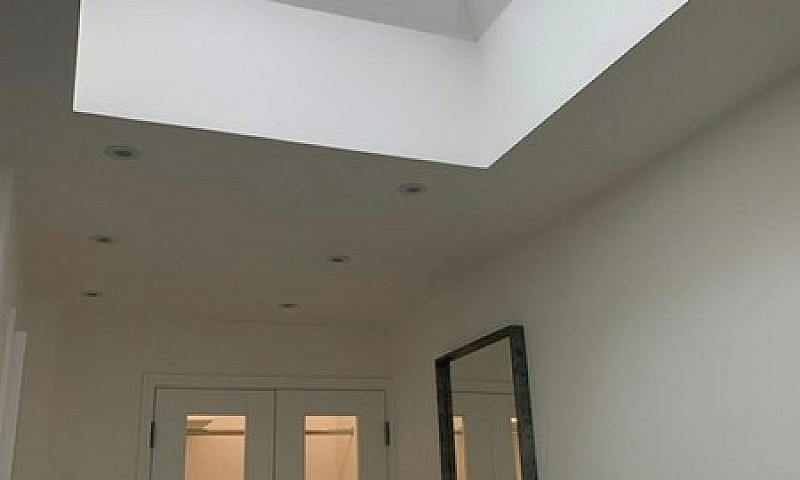 2 Bedroom Flat In Gr...