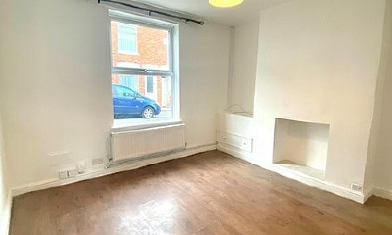 3 Bedroom House In S...