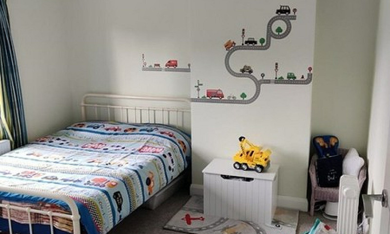 2 Bedroom House In S...