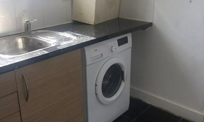 1 Bedroom Flat In Hi...