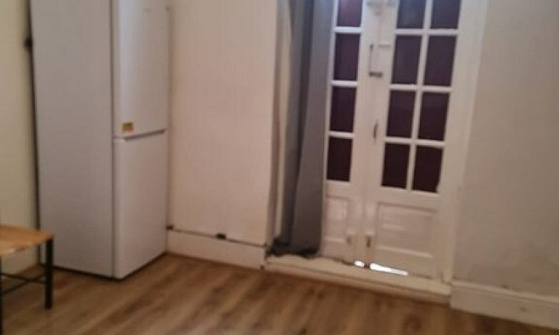 1 Bedroom Flat In St...