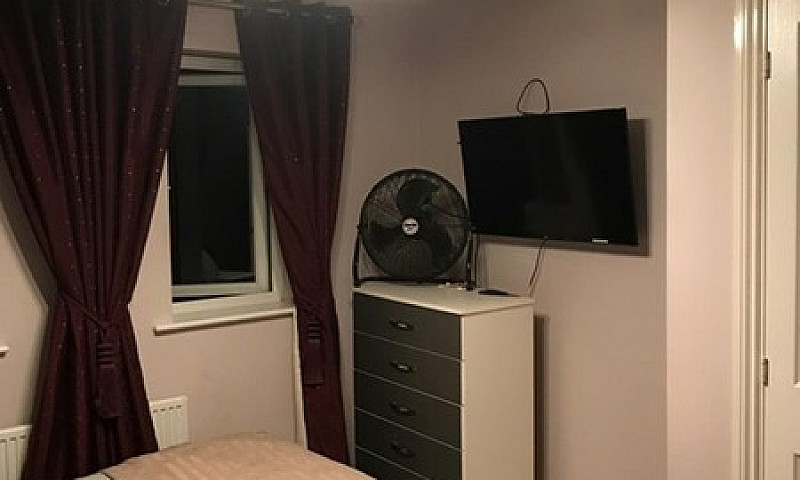 5 Bedroom House In W...