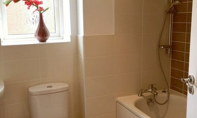 1 Bedroom In Harmans...