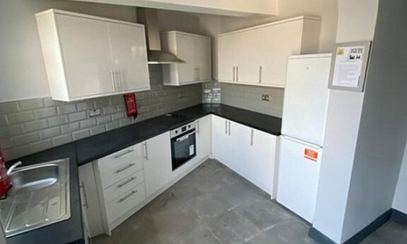 1 Bedroom In Munster...
