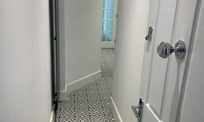 2 Bedroom Flat In Gr...