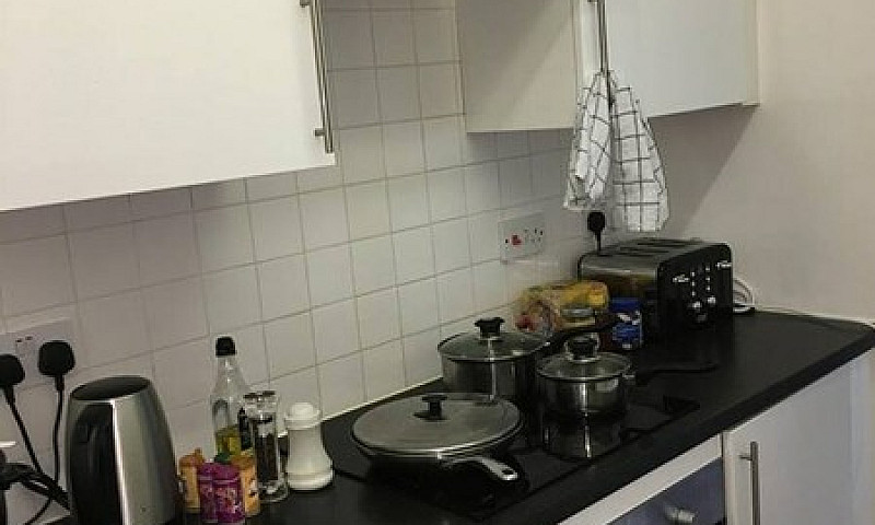 1 Bedroom In Romford...